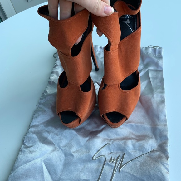 Giuseppe Zanotti Heels - Women’s 39 - Picture 4 of 5